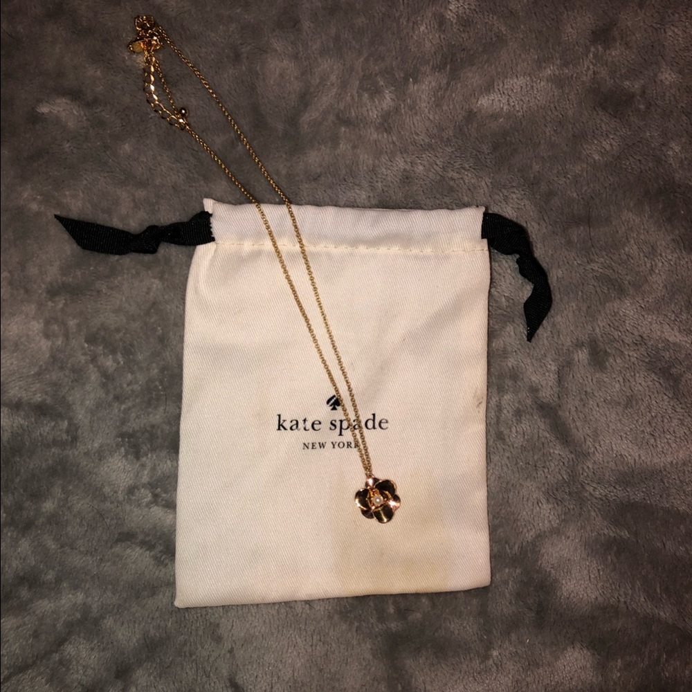 Two tone flower necklace